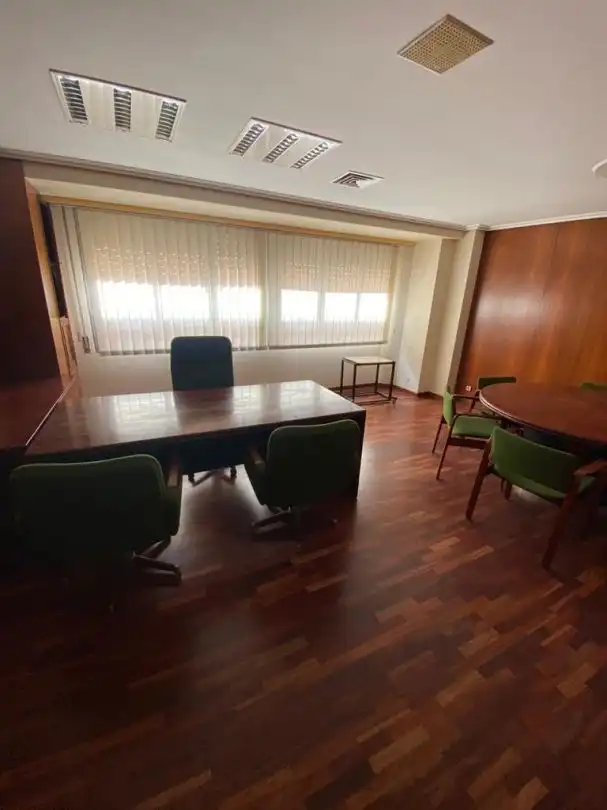 Büro mit Aufzug zur Miete in Calle General Vara de Rey, imagen 2