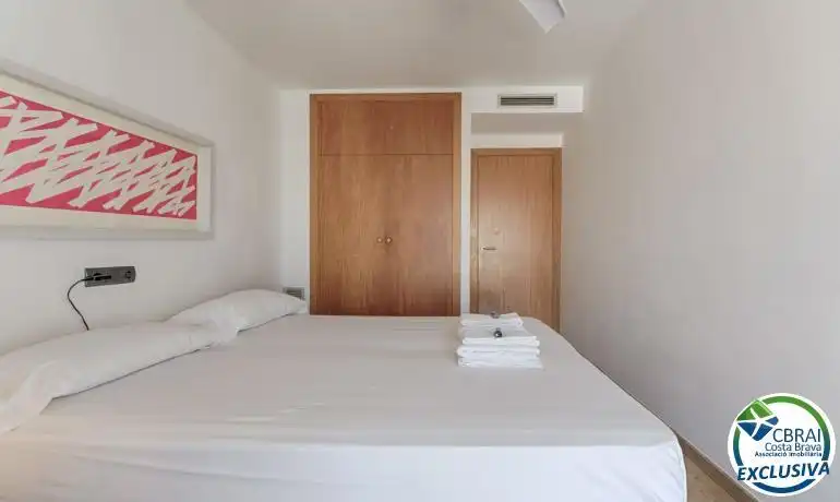Schlafzimmer von Wohnung zum Verkauf in Roses mit Heizung, Privatgarten und Terrasse