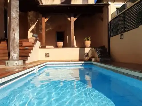 Piscina de Casa o chalet de alquiler en Málaga con Aire acondicionado, Calefacción y Jardín privado