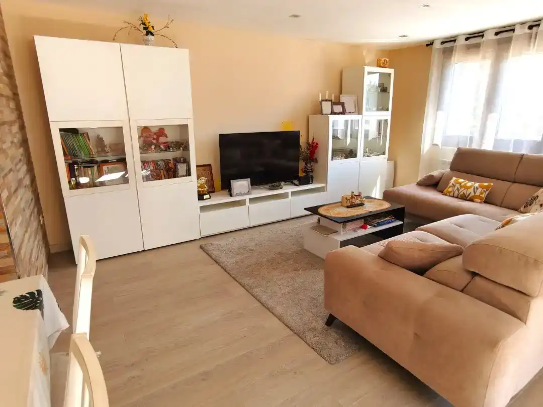Sala d'estar de Casa adosada en venda en Abadín