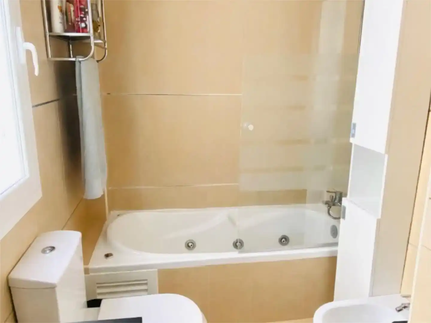 Bany de Pis en venda en Las Gabias amb Aire condicionat, Piscina i Balcó