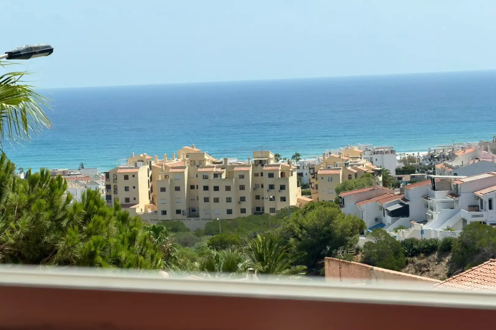 Vista exterior de Estudi en venda en Torrevieja amb Moblat, Rentadora i Piscina comunitària