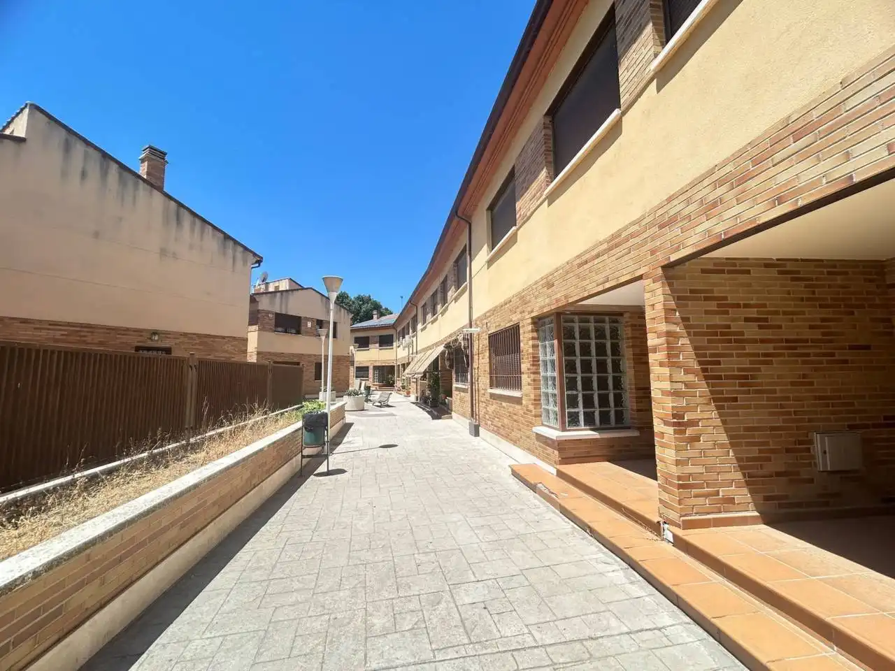 Vista exterior de Casa adosada en venta en Illescas con Aire acondicionado, Calefacción y Alarma