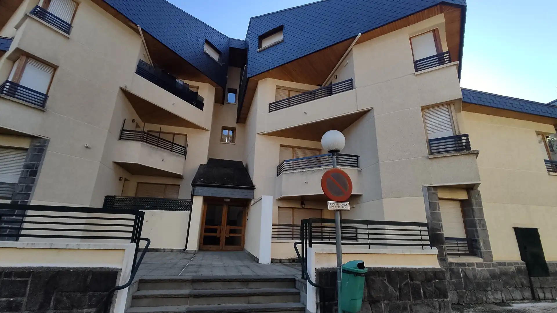 Vista exterior de Piso en venta en Biescas con Calefacción, Terraza y Amueblado