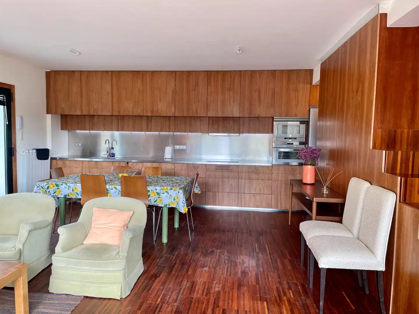Cocina de Casa o chalet de alquiler en Cangas  con Jardín privado, Parquet y Terraza