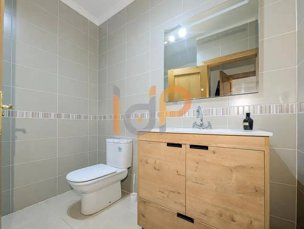 Baño de Piso en venta en Chirivel con Piscina comunitaria