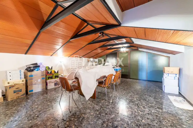 Haus oder Chalet zum Verkauf in Úbeda mit Terrasse, Abstellraum und Balkon