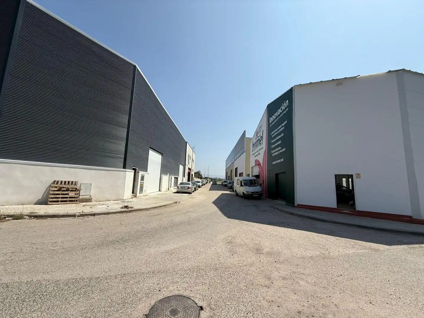 Vista exterior de Nave industrial en venta en Llíria