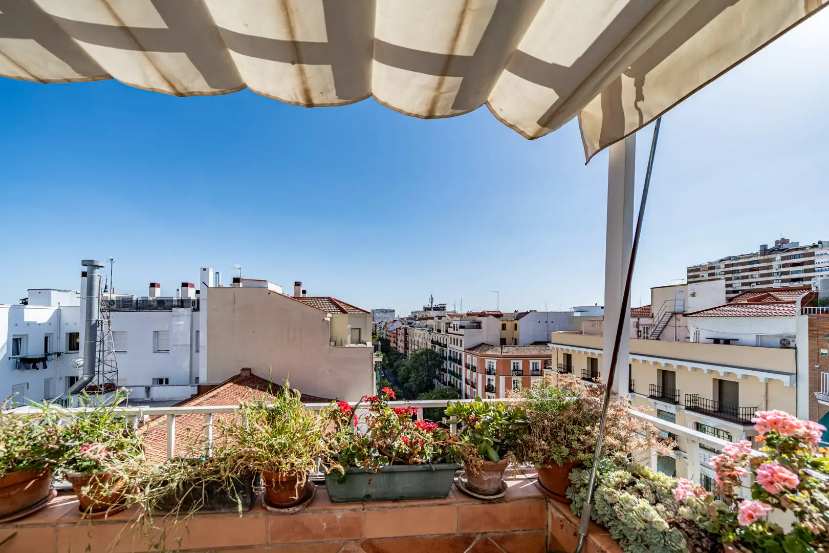 Penthouse with lift for sale in Calle de Guzmán el Bueno 38, imagen 9