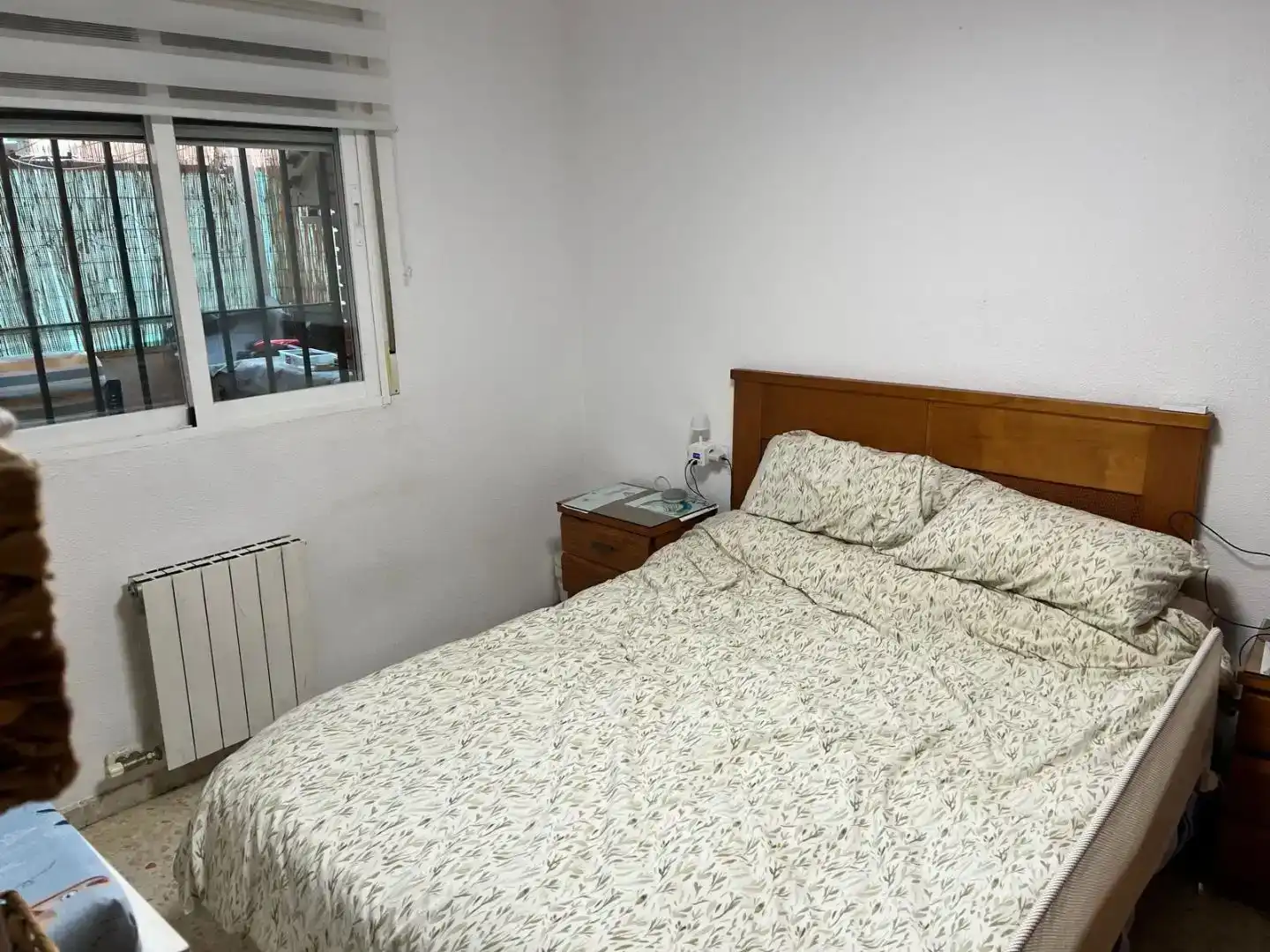 Dormitori de Pis en venda en  Granada Capital amb Aire condicionat i Piscina
