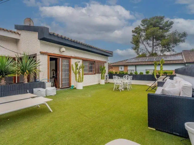 Terrace of Houses for sale in Paterna  with Air Conditioner, Heating and Private garden