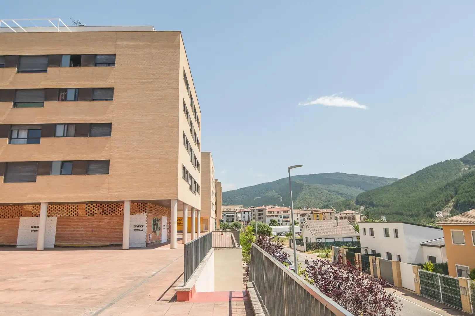 Vista exterior de Pis en venda en Aoiz / Agoitz amb Calefacció, Parquet i Traster