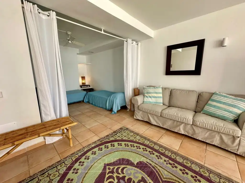 Sala d'estar de Apartament en venda en Sant Josep de sa Talaia amb Terrassa, Rentadora i TV