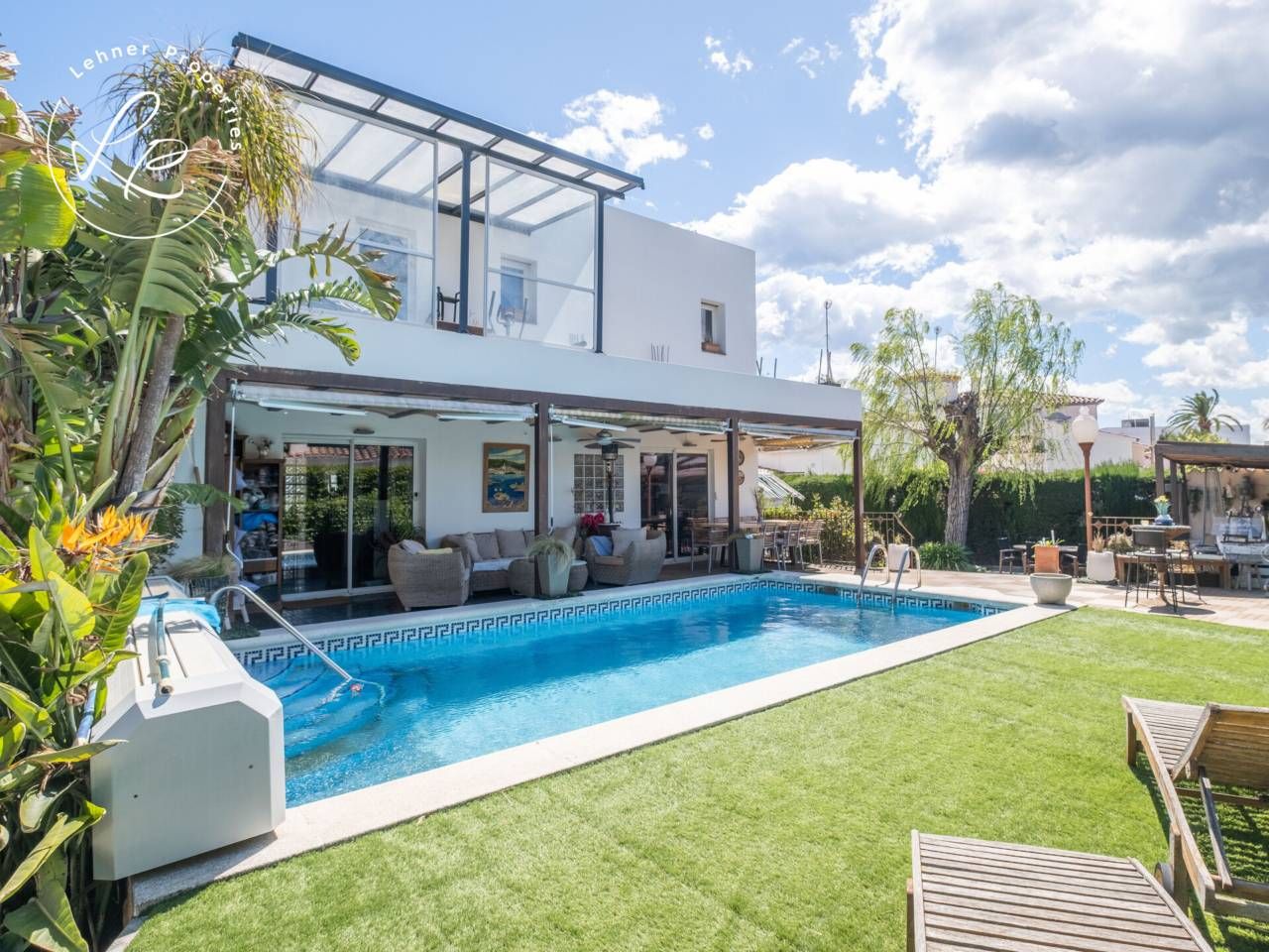 Piscina de Casa o xalet en venda en Empuriabrava amb Aire condicionat, Calefacció i Jardí privat