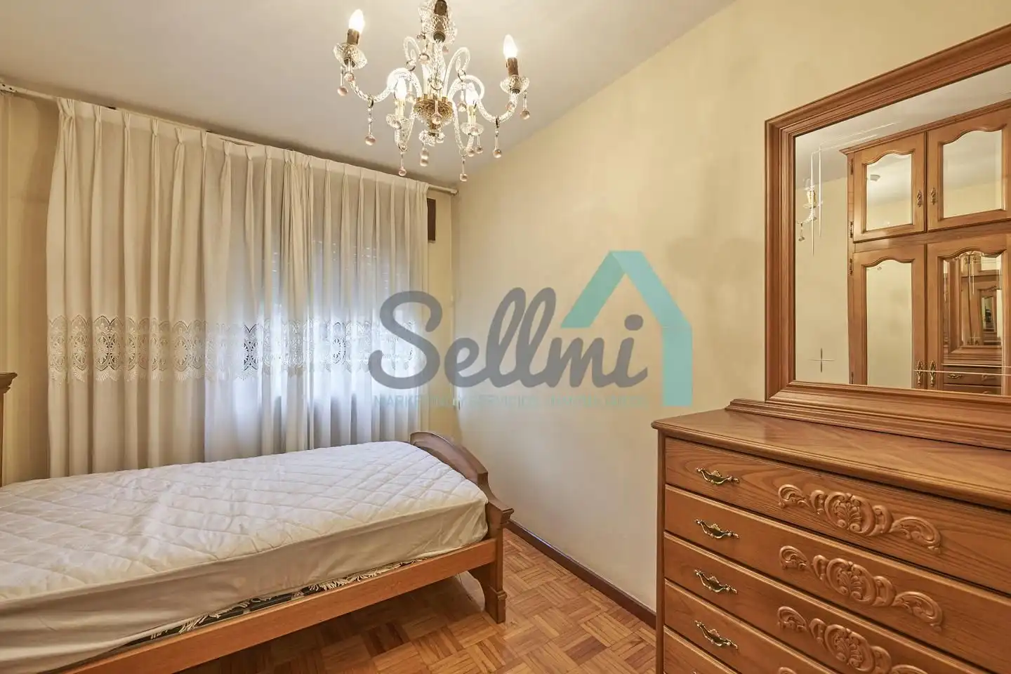 Schlafzimmer von Wohnung zum Verkauf in Aller mit Parkett, Abstellraum und Möbliert