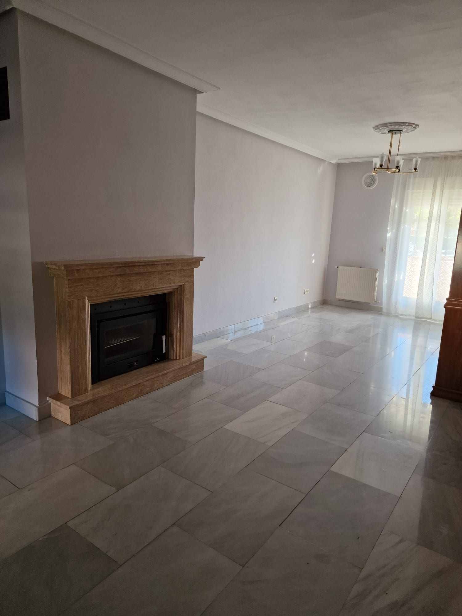 Sala d'estar de Casa adosada en venda en Talavera de la Reina amb Aire condicionat, Calefacció i Piscina