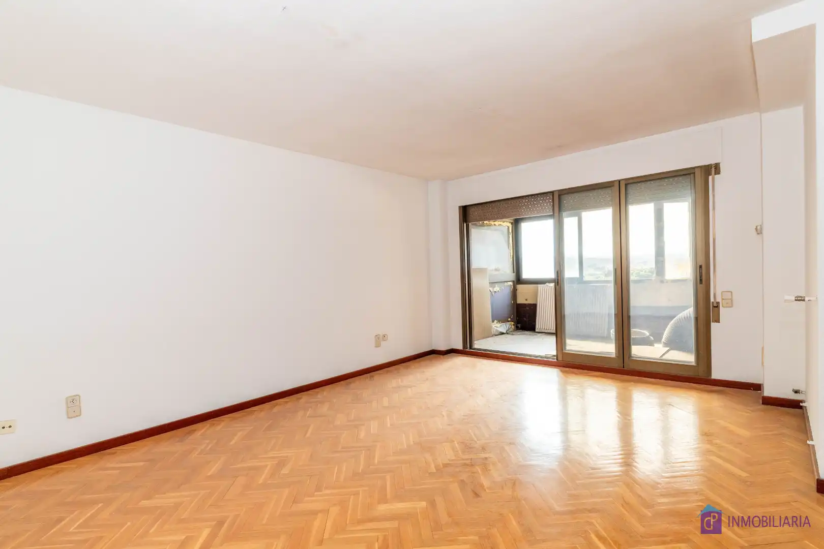 Living room of Flat for sale in Zaragoza  with Air Conditioner and Heating