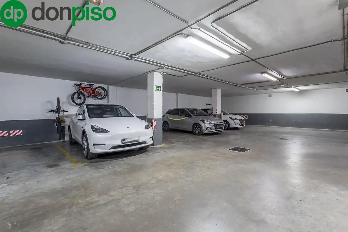 Parking of Flat for sale in Granada  with Air Conditioner, Terrace and Community pool