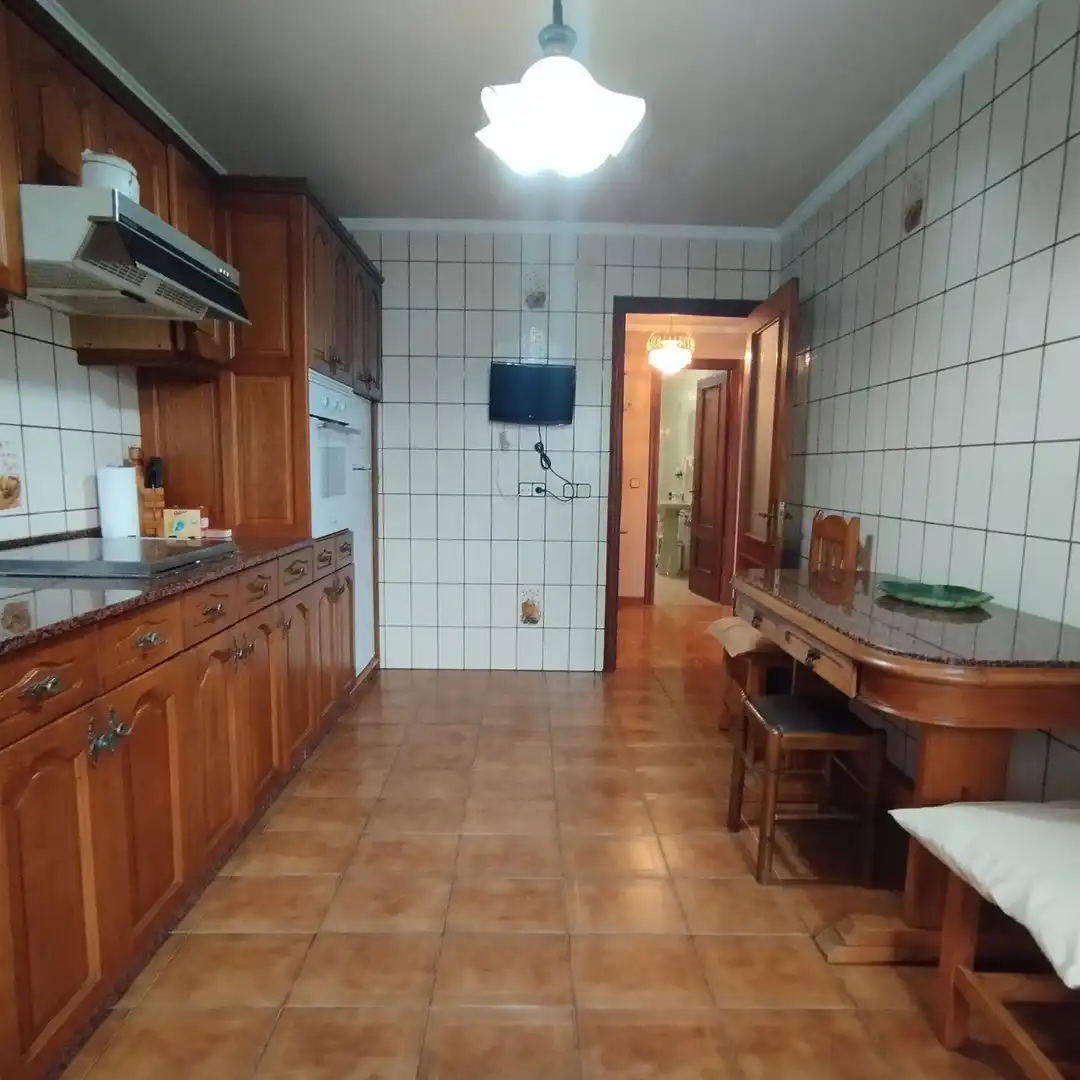 Cuina de Casa o xalet en venda en Villaviciosa amb Calefacció, Terrassa i Traster