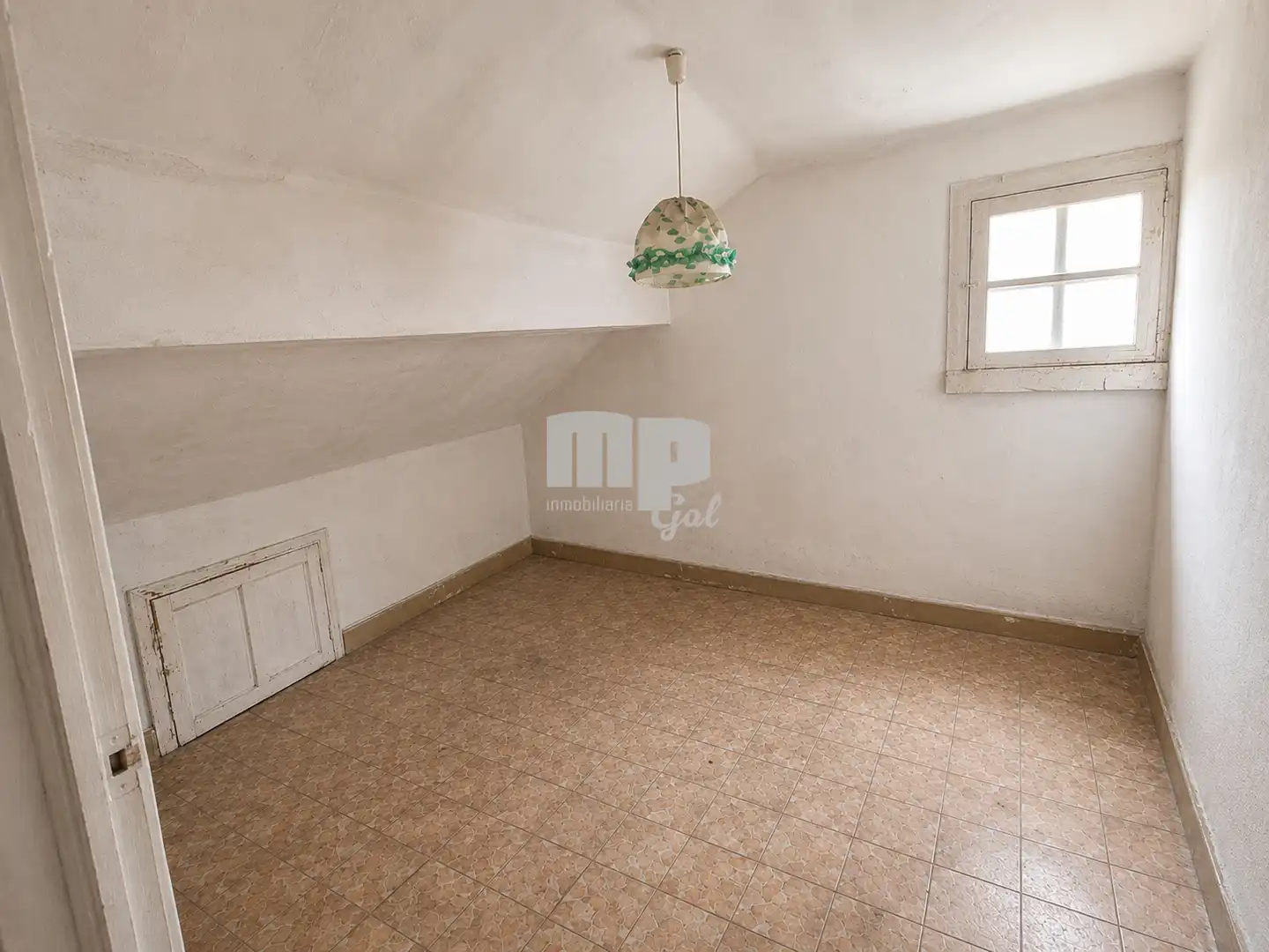 Habitación de Edificio en venta en Vigo 