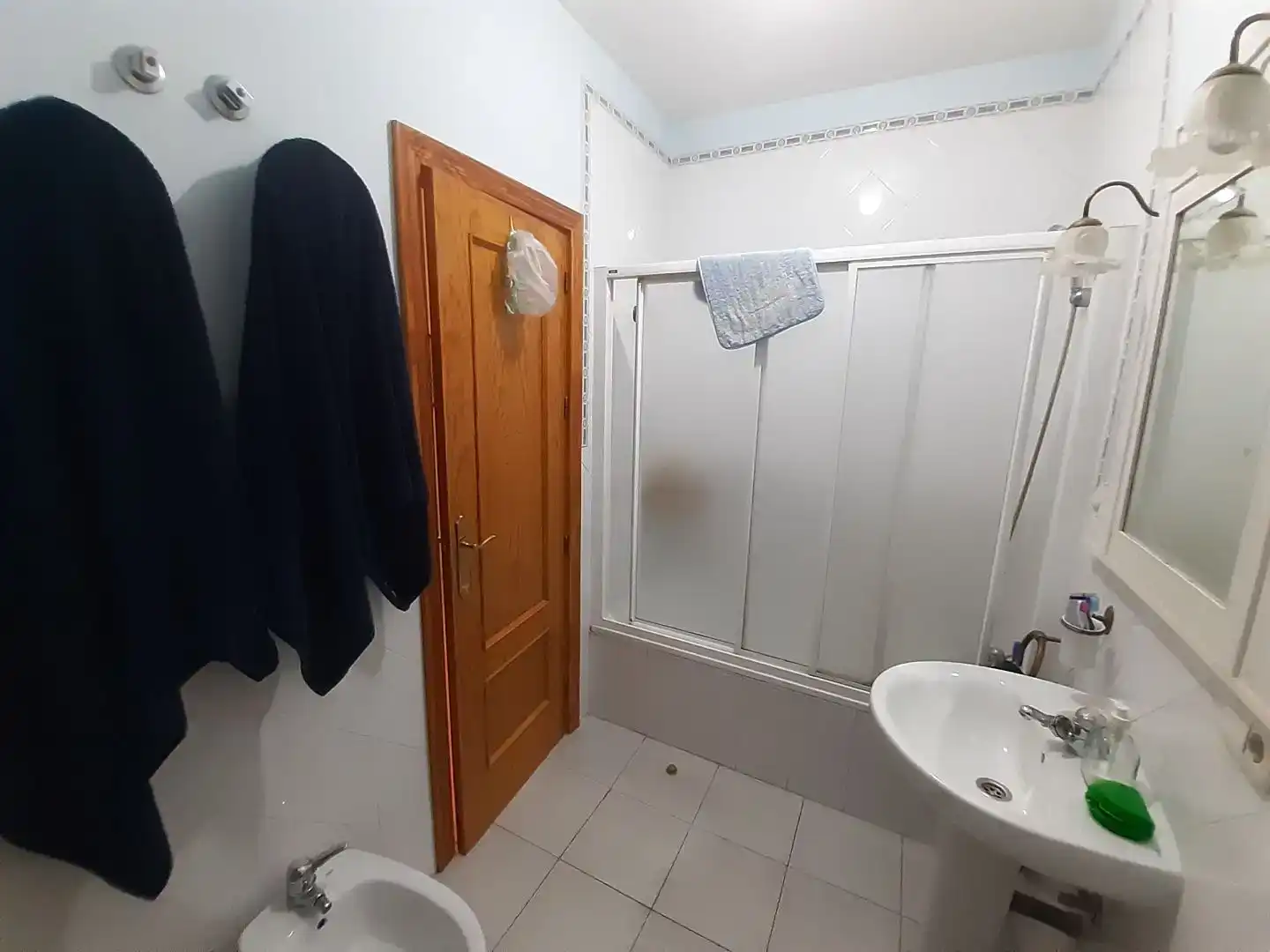 Bany de Casa o xalet en venda en Espartinas amb Aire condicionat, Jardí privat i Traster