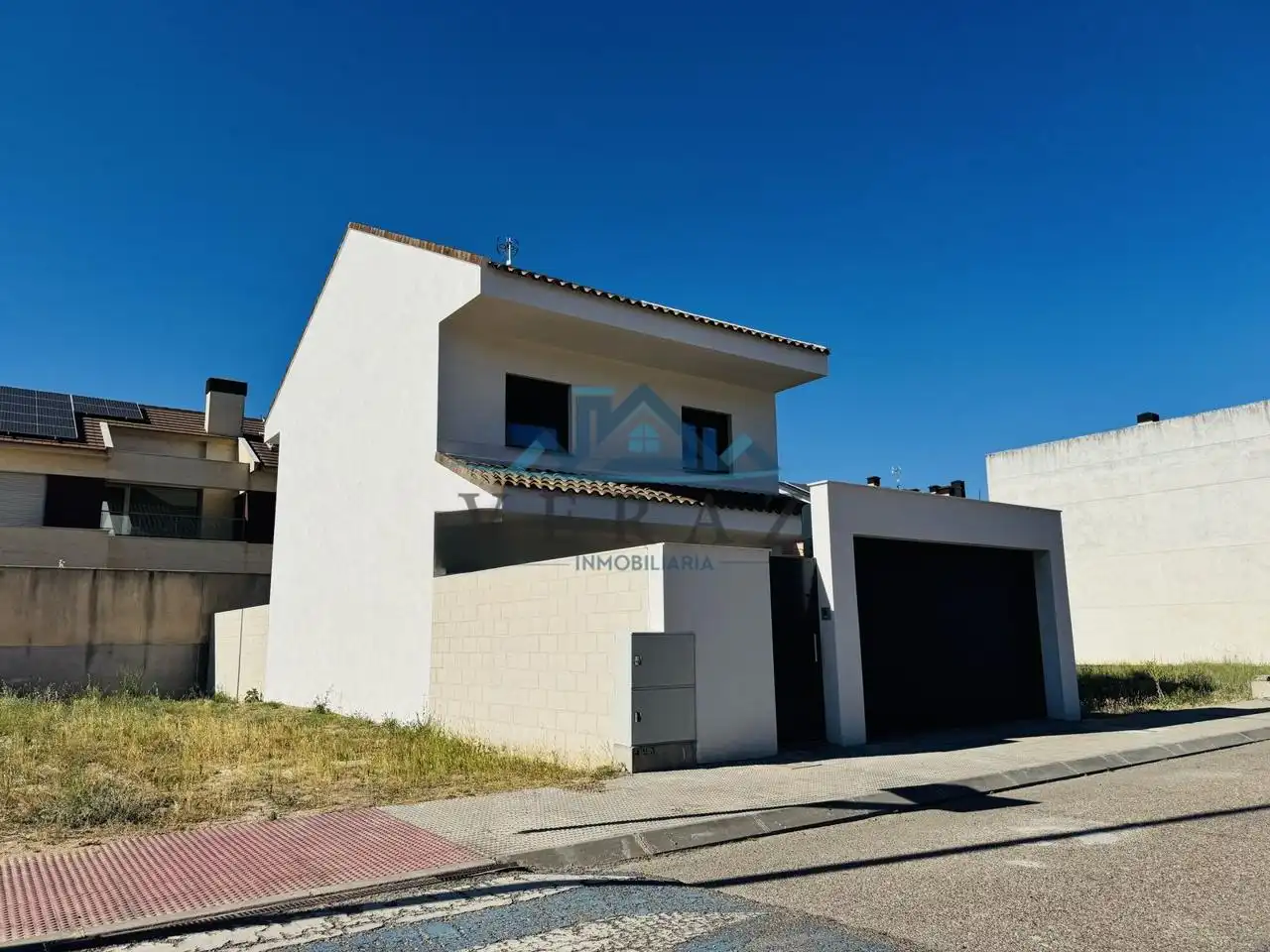 Vista exterior de Casa o xalet en venda en Talavera de la Reina amb Calefacció i Jardí privat