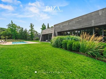 Casa amb piscina en venda a Avenida Campo