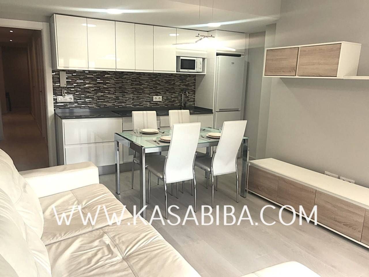 Cocina de Piso de alquiler en  Valencia Capital con Terraza y Amueblado