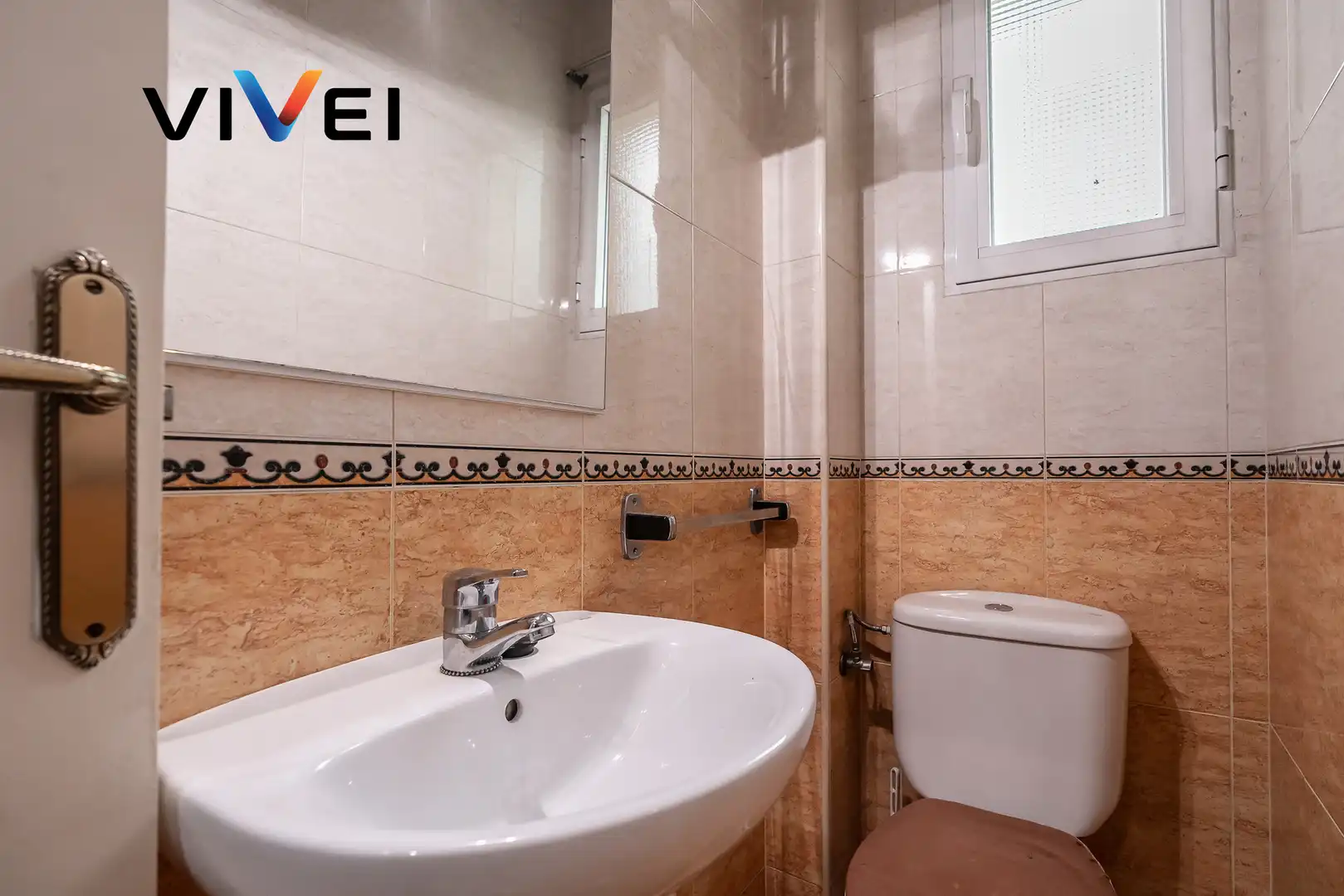 Bathroom of Flat for sale in Madrid  with Heating