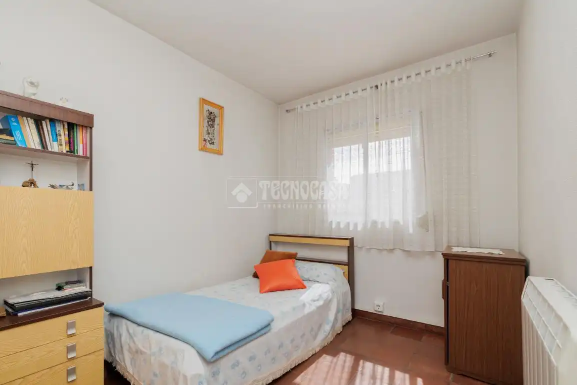 Bedroom of Flat for sale in Madrid  with Air Conditioner, Heating and Terrace