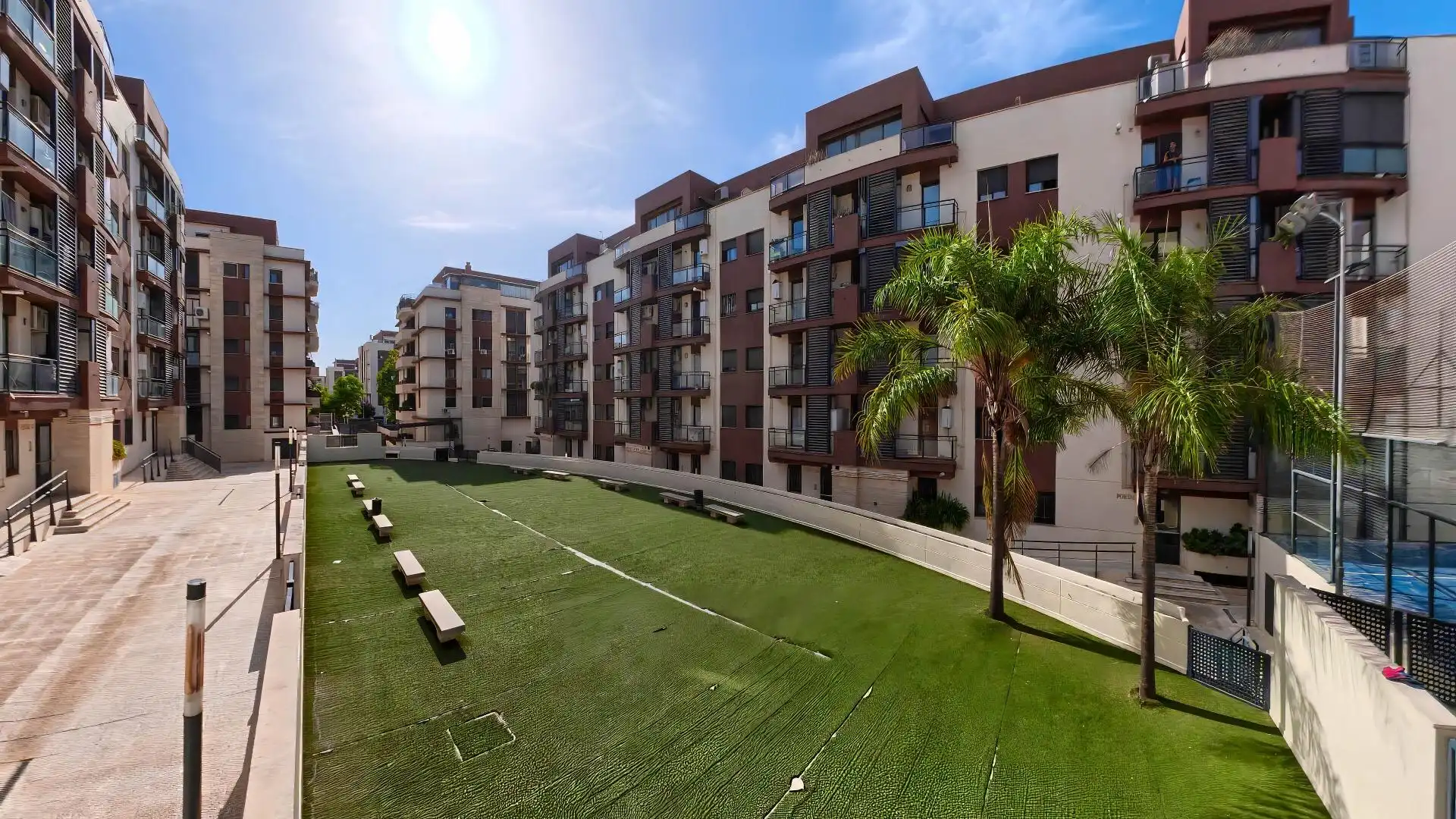 Vista exterior de Piso en venta en Mairena del Aljarafe con Aire acondicionado, Calefacción y Jardín privado
