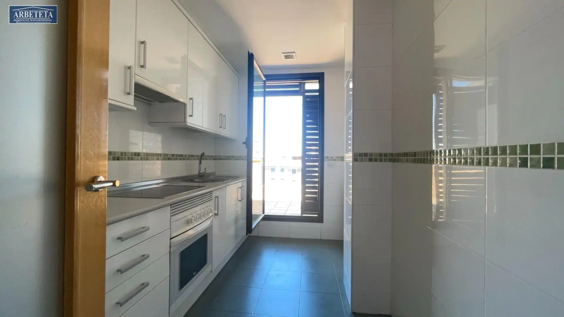 Cocina de Ático en venta en Guadalajara con Calefacción, Terraza y Trastero