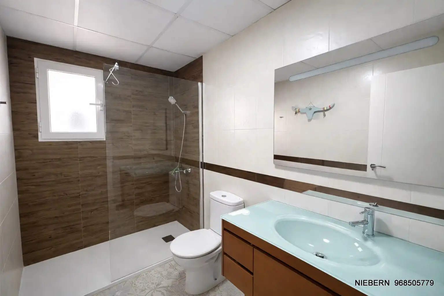 Baño de Piso en venta en Cartagena con Aire acondicionado, Parquet y Amueblado