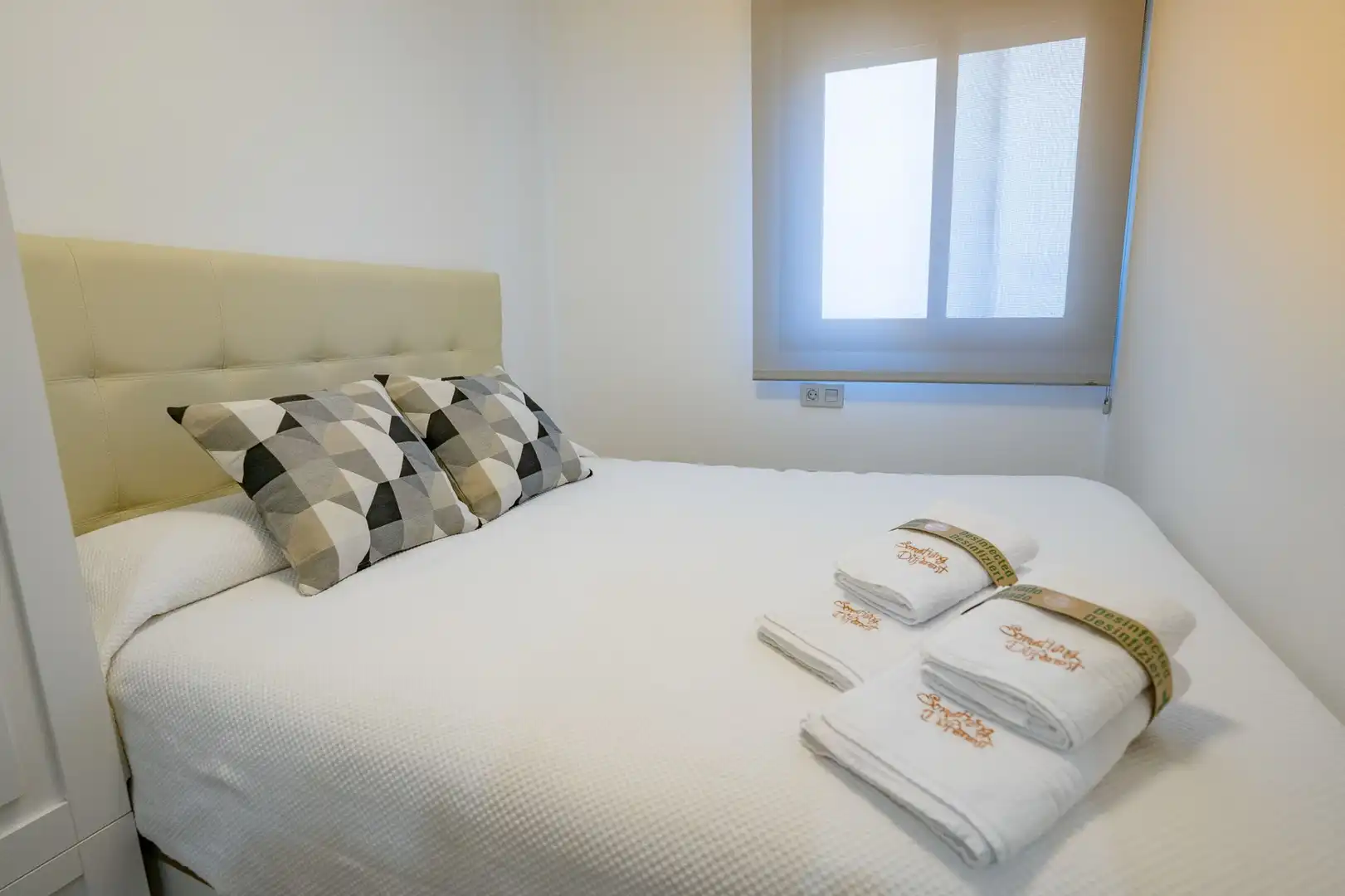 Schlafzimmer von Dachboden zum Verkauf in La Iruela mit Klimaanlage, Heizung und Terrasse