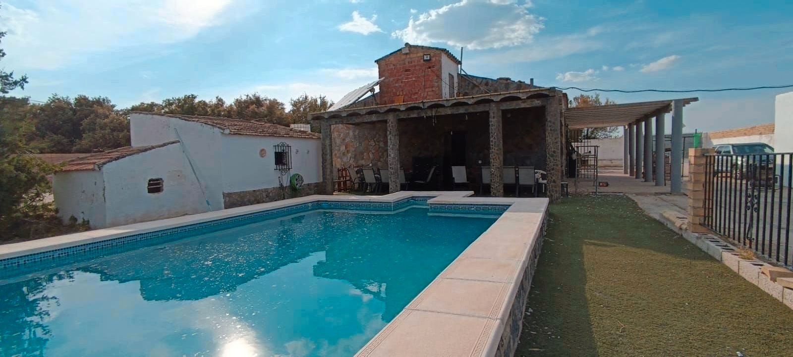 Swimming pool of House or chalet for sale in Morón de la Frontera  with Air Conditioner, Private garden and Swimming Pool
