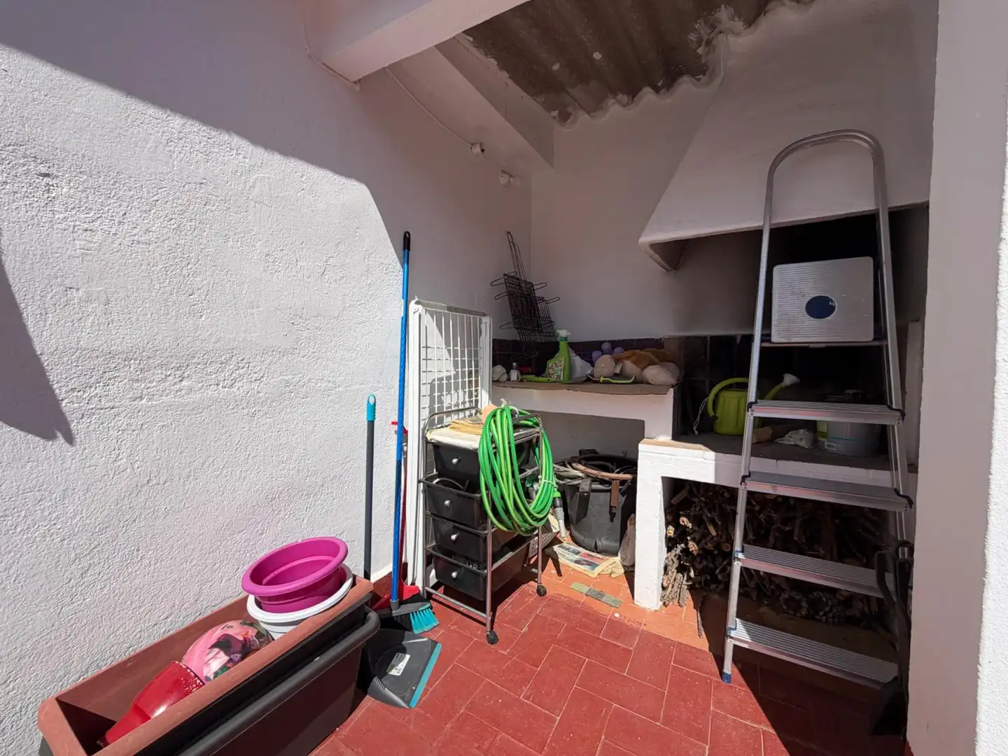 Houses for sale in Gátova  with Air Conditioner, Terrace and Storage room