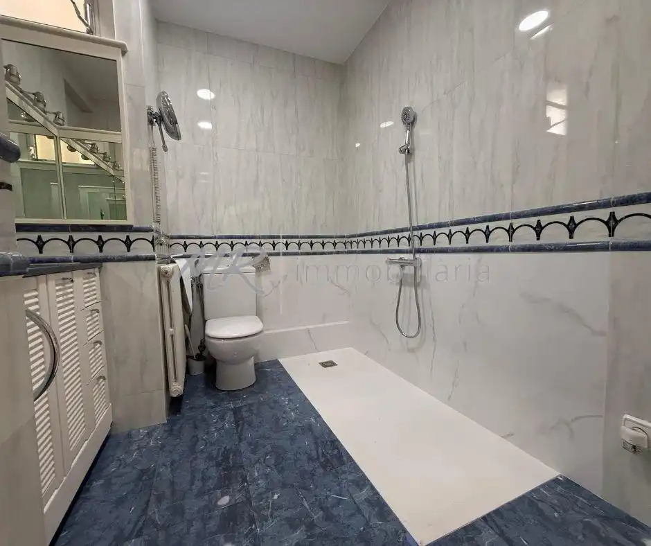 Baño de Piso en venta en Granollers con Calefacción, Trastero y Amueblado