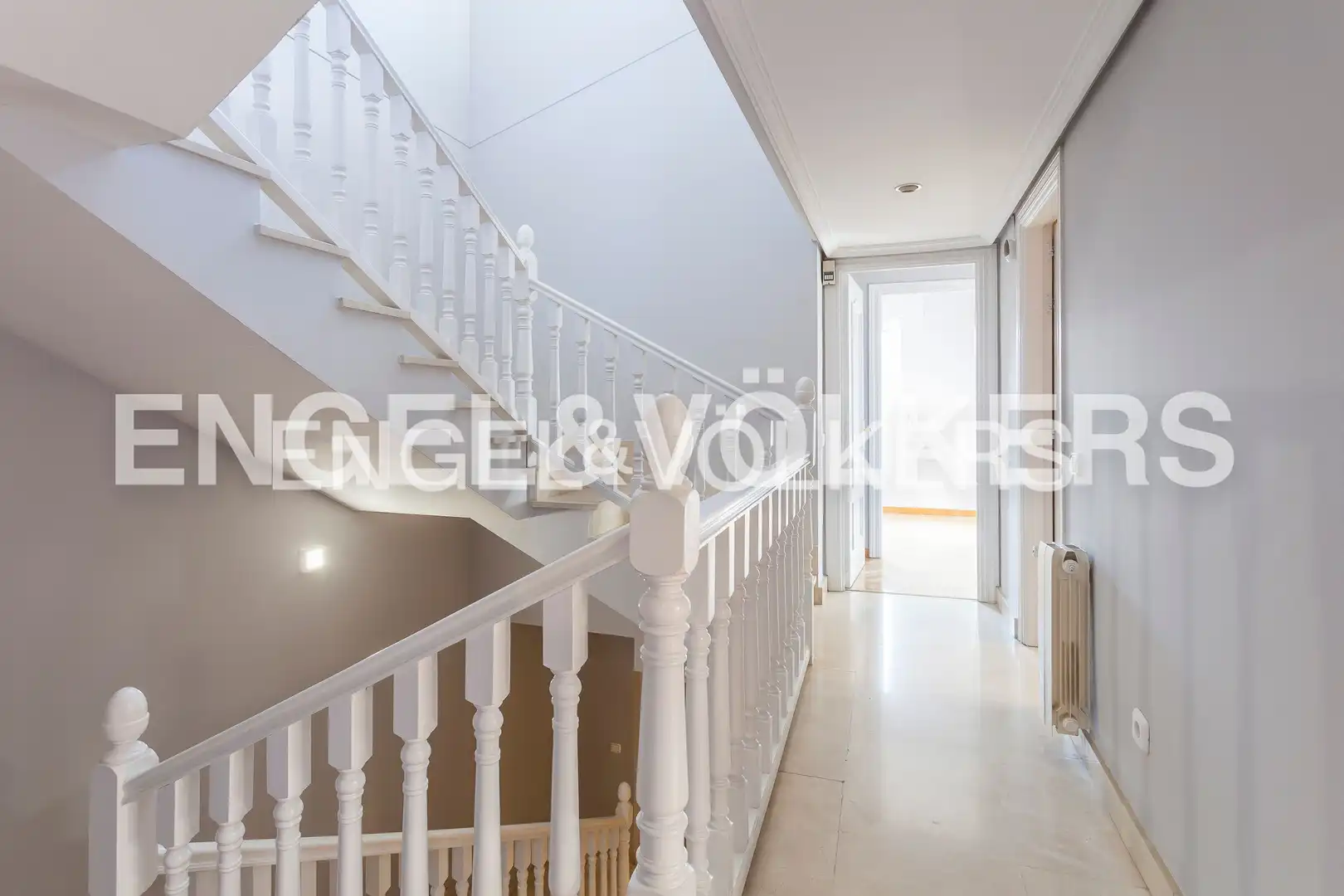 Casa adosada de alquiler en Madrid con Aire acondicionado, Calefacción y Jardín privado