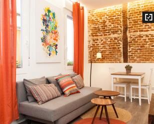 Living room of Flat to rent in  Madrid Capital  with Air Conditioner, Heating and Furnished