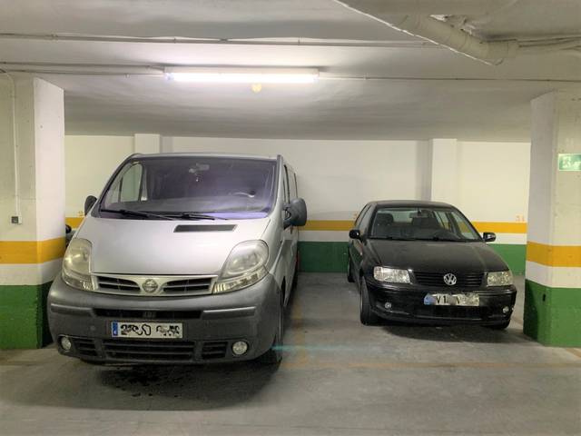 Garaje en Alquiler en Florista, 141 en Barrio de Benicalap