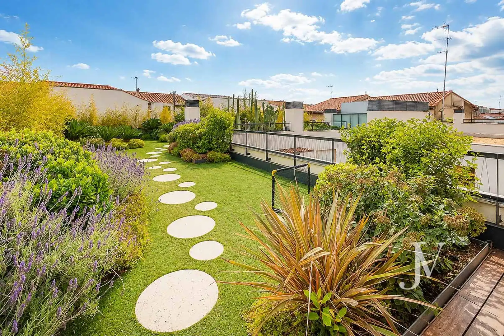 Terraza de Ático en venta en Madrid con Aire acondicionado, Calefacción y Jardín privado