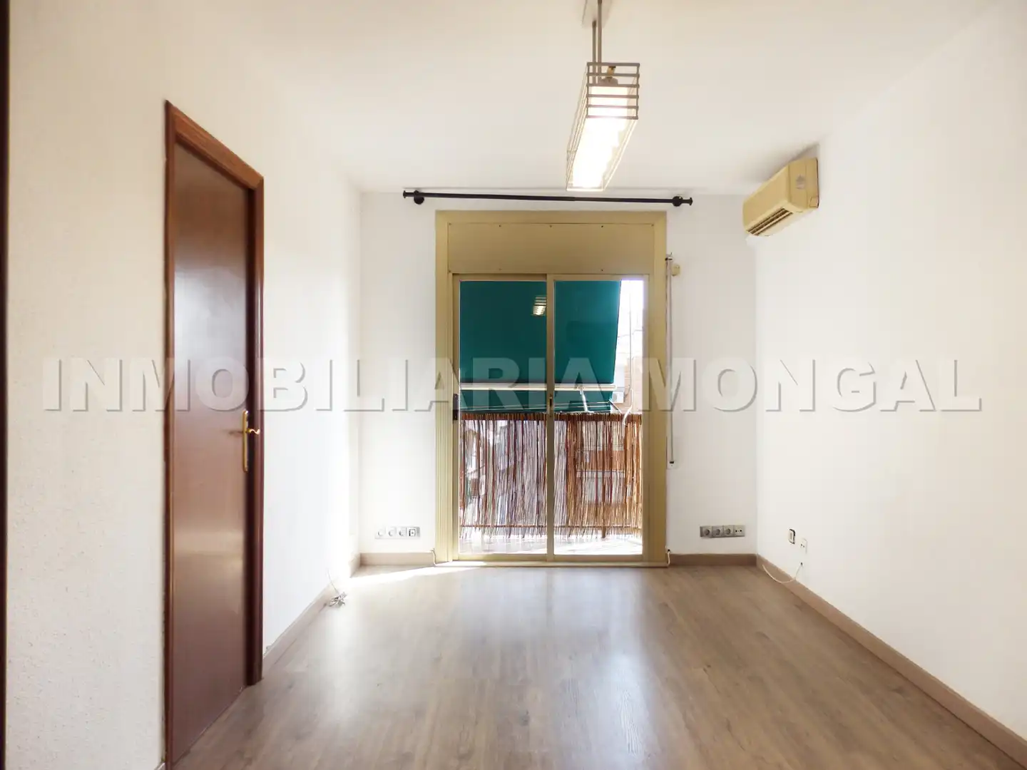 Flat with terrace for sale in La Gavarra, imagen 3