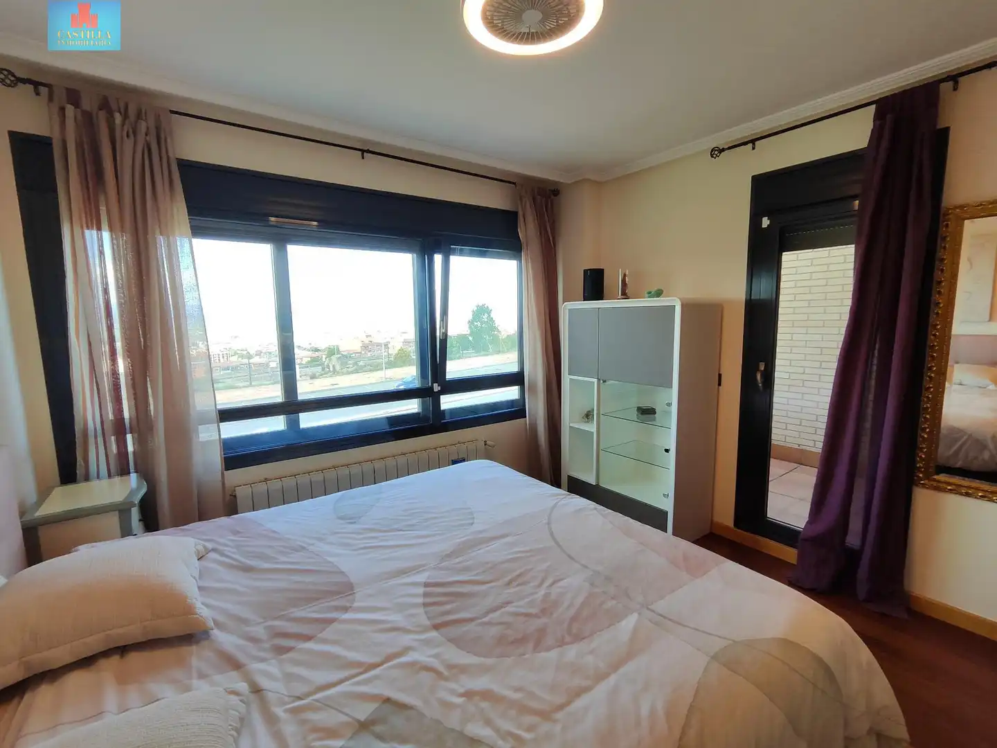 Habitación de Casa adosada en venta en Ávila con Calefacción, Jardín privado y Terraza