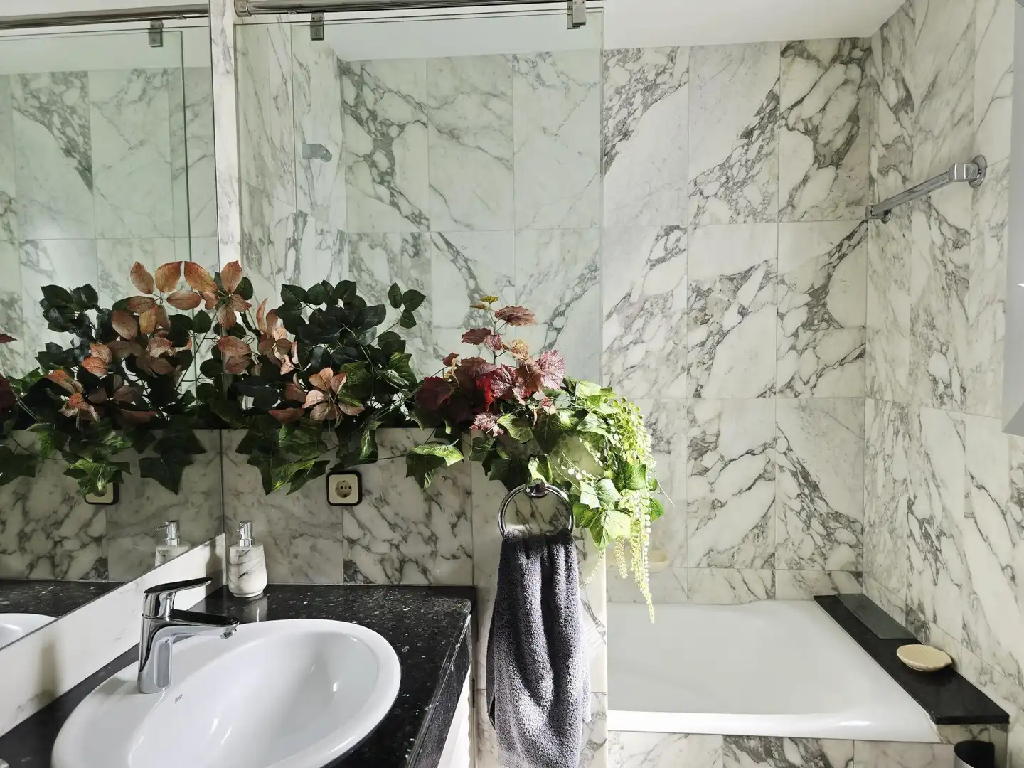 Baño de Ático en venta en Barcelona con Calefacción, Parquet y Terraza