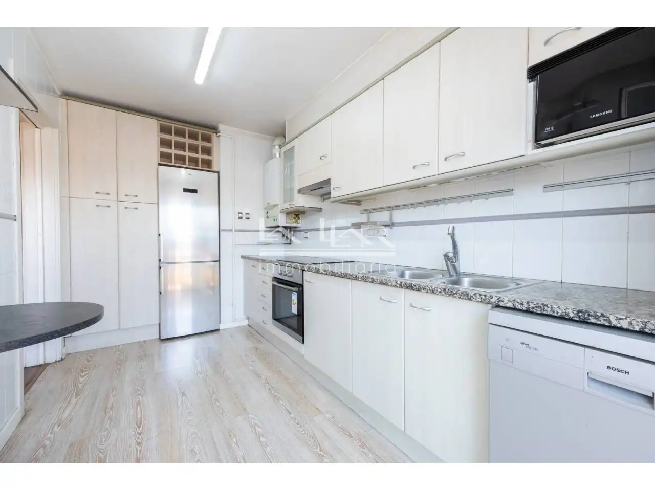 Kitchen of Flat for sale in Vic  with Heating, Parquet flooring and Storage room