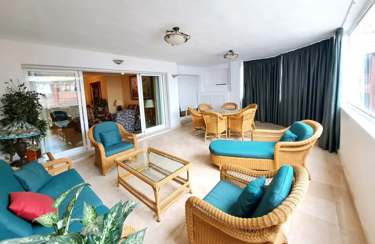 Sala de estar de Piso en venta en Marbella con Aire acondicionado, Calefacción y Terraza
