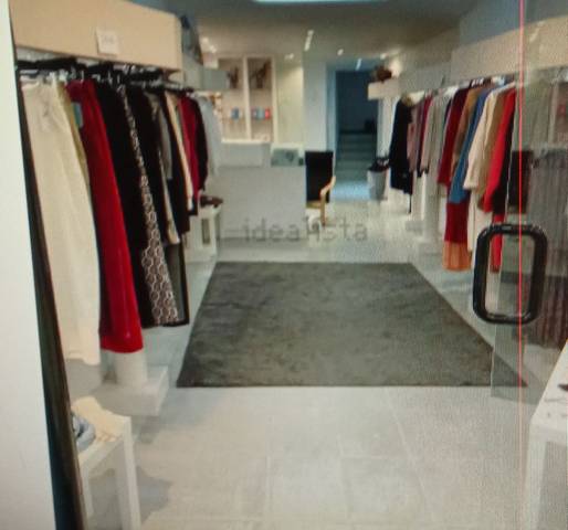 Local comercial en Venta en Parque San Francisco - Uría