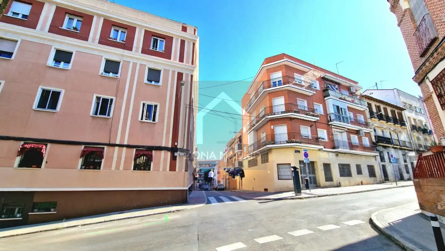 Vista exterior de Piso en venta en Madrid con Aire acondicionado, Terraza y Amueblado
