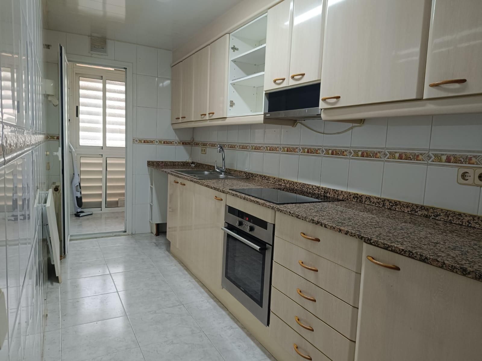 Cuina de Pis en venda en Mollet del Vallès amb Aire condicionat i Calefacció