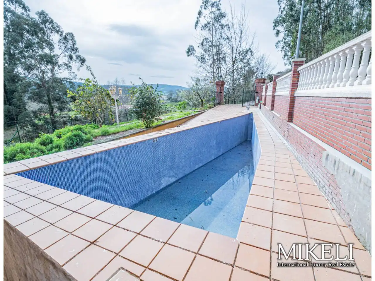 Piscina de Casa o chalet en venta en Piélagos con Aire acondicionado, Calefacción y Jardín privado